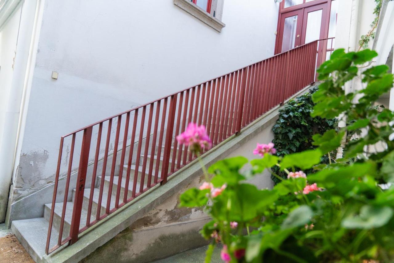 Carlone House Gazde/Camere de închiriat