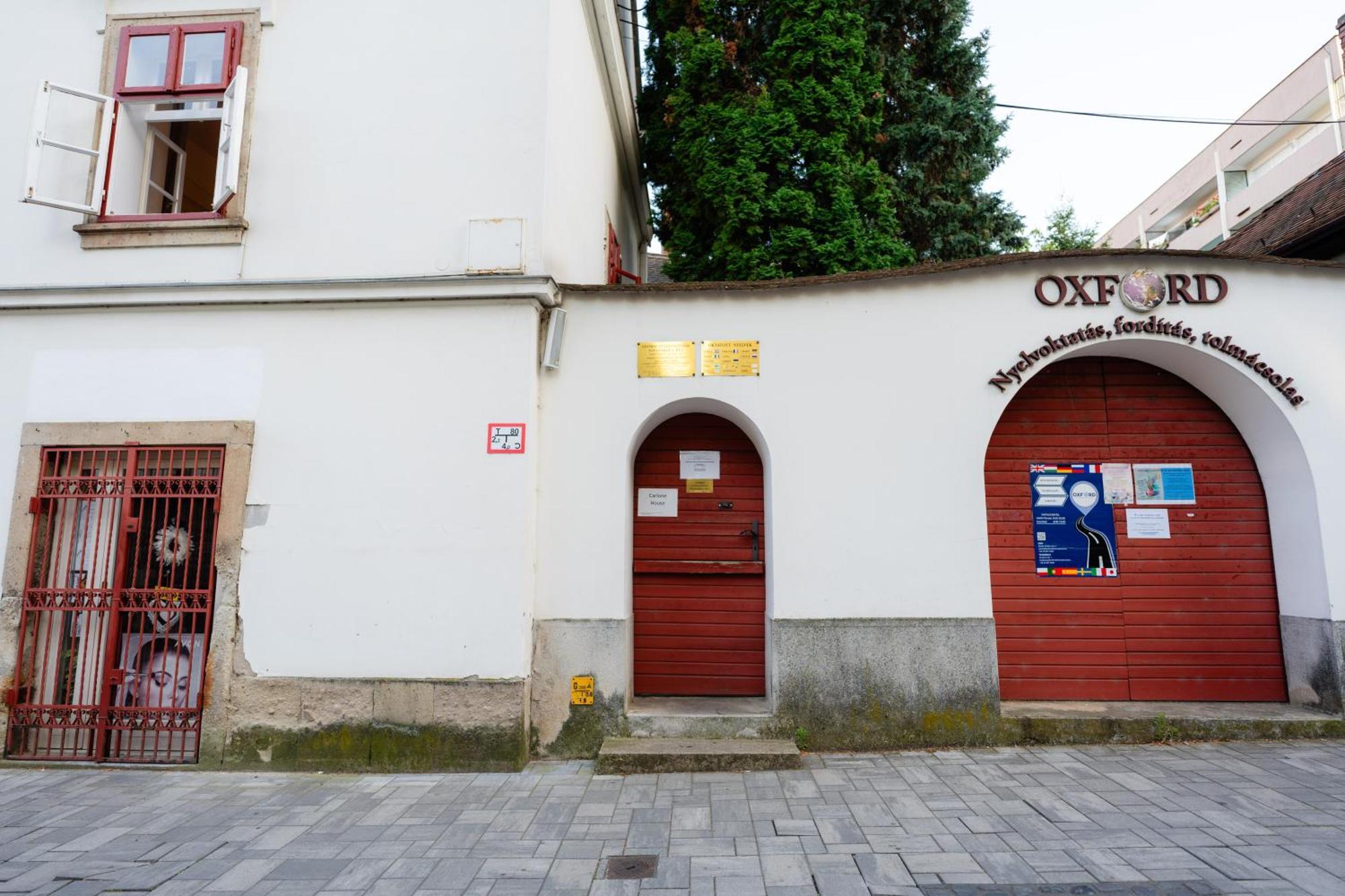 Carlone House Eger